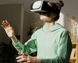 تسلط در طراحی VR: آموزش های برتر برای نمونه سازی سریع UI/UX در سال 2023