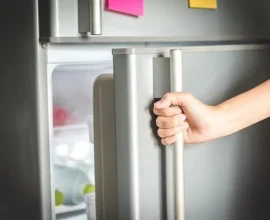 چرا یخچال فریزر خنک نمی‌کند؟ ۷ دلیل اصلی که باید بدانید